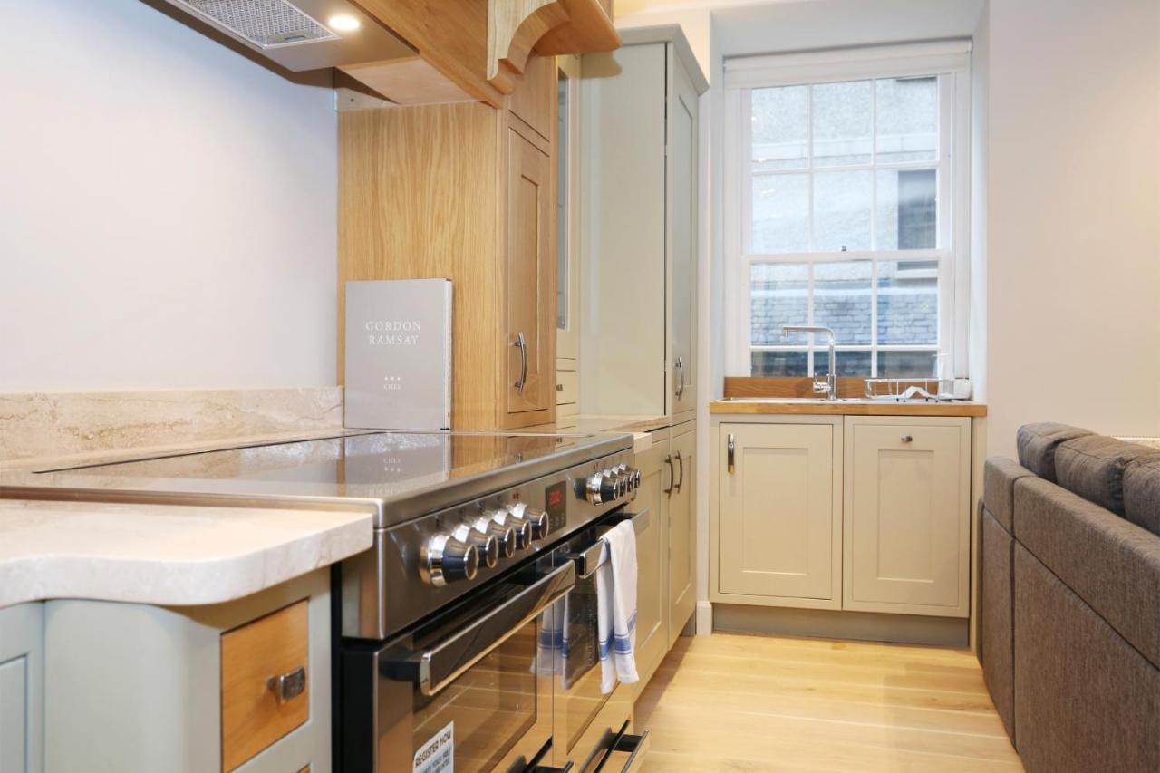 Joivy Modern And Airy Flat On The Historic Royal Mile Apartment เอดินบะระ ภายนอก รูปภาพ