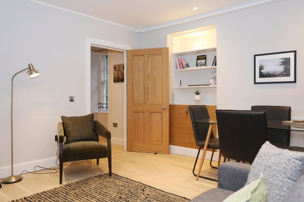 Joivy Modern And Airy Flat On The Historic Royal Mile Apartment เอดินบะระ ภายนอก รูปภาพ