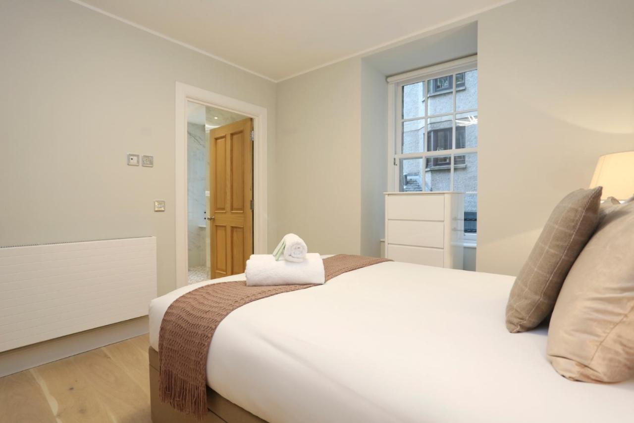 Joivy Modern And Airy Flat On The Historic Royal Mile Apartment เอดินบะระ ภายนอก รูปภาพ