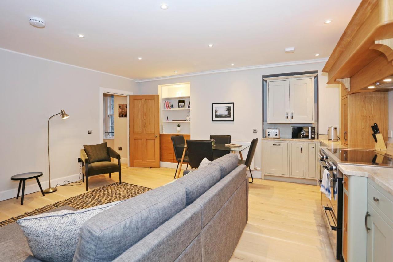 Joivy Modern And Airy Flat On The Historic Royal Mile Apartment เอดินบะระ ภายนอก รูปภาพ