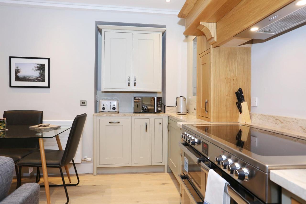 Joivy Modern And Airy Flat On The Historic Royal Mile Apartment เอดินบะระ ภายนอก รูปภาพ