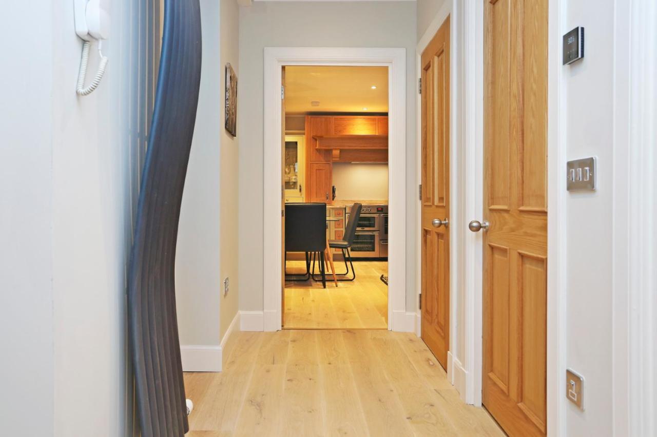 Joivy Modern And Airy Flat On The Historic Royal Mile Apartment เอดินบะระ ภายนอก รูปภาพ