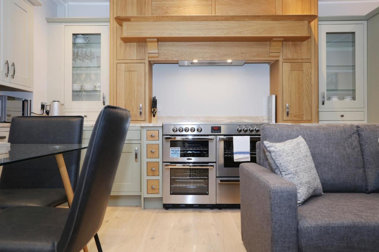 Joivy Modern And Airy Flat On The Historic Royal Mile Apartment เอดินบะระ ภายนอก รูปภาพ